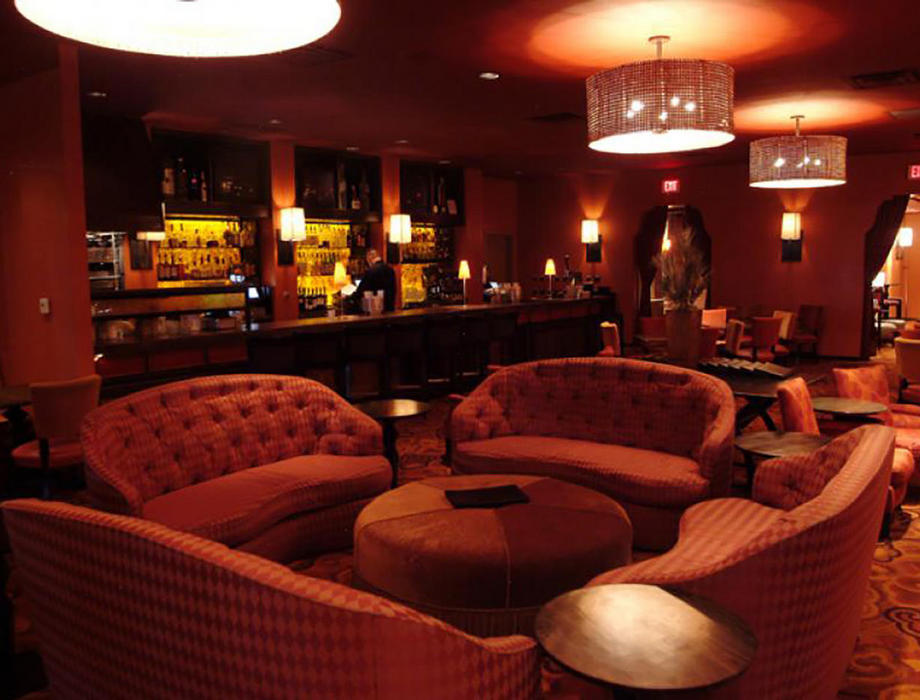 QBar Lounge & Nightclub